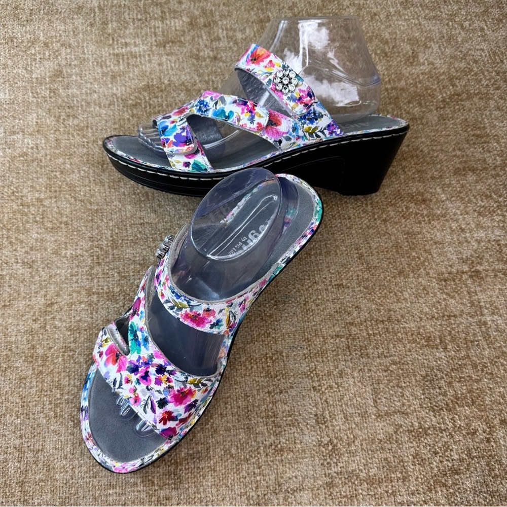 Alegria Loti Bloom Floral Leather Wedge Sandals Women’s Size 38 US 8.5